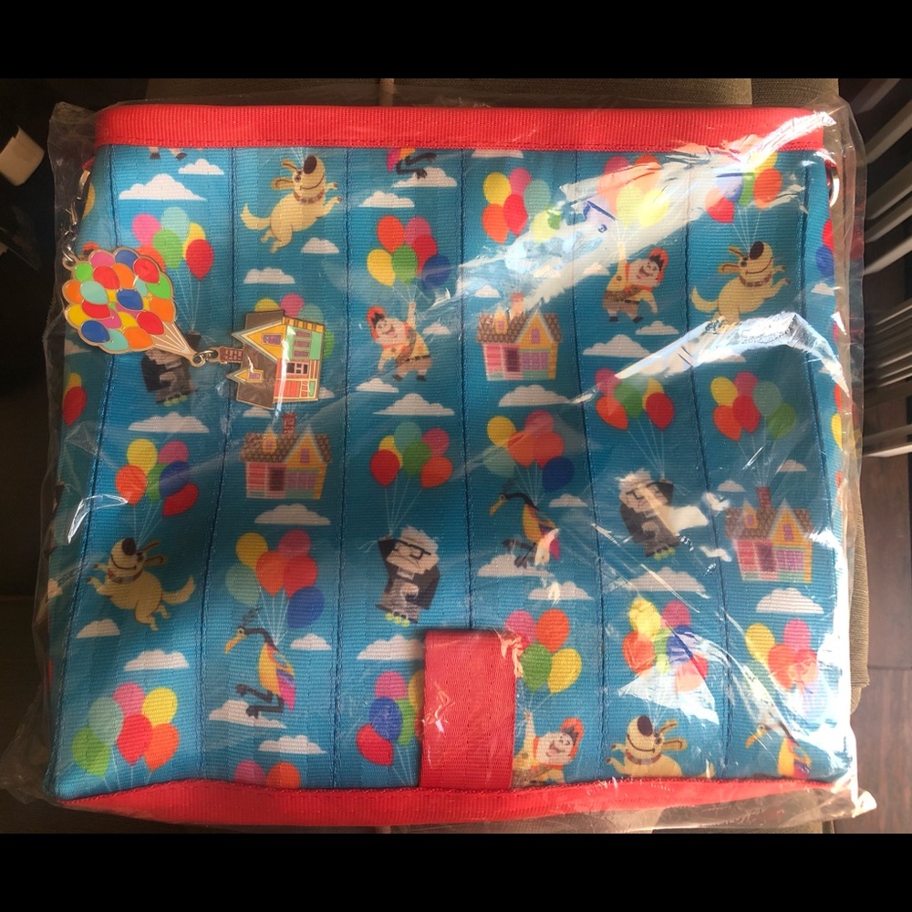 *NWT* SHOPHARVEY PIXAR UP CROSSBODY